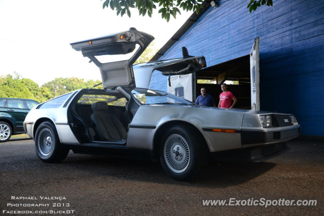 DeLorean DMC-12 spotted in Brasilia, Brazil