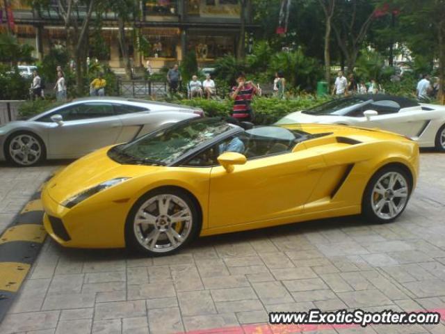 Lamborghini Gallardo spotted in Orchard, Singapore