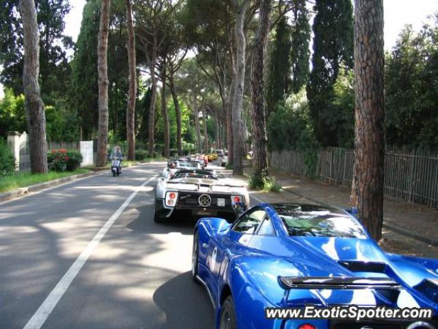 Pagani Zonda spotted in Florence, Italy
