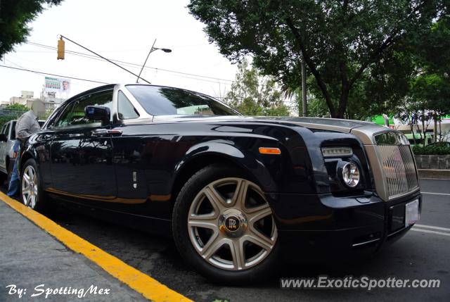Rolls Royce Phantom spotted in Mexico City, Mexico