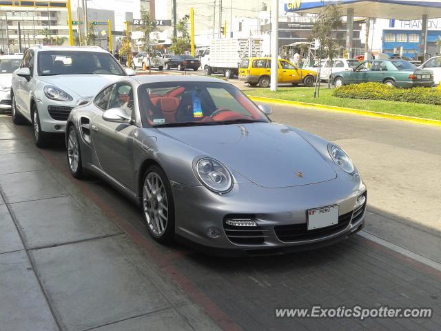 Porsche 911 Turbo spotted in Lima, Peru