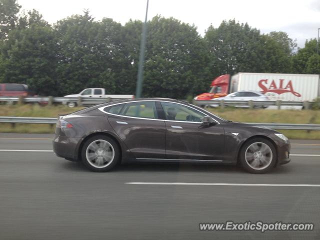 Tesla Model S spotted in Bellevue, Washington