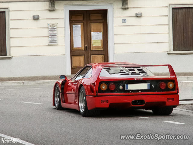Ferrari F40 spotted in San Polo, Italy
