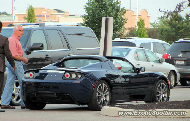 Tesla Roadster spotted in Columbus, Ohio