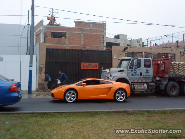 Lamborghini Gallardo spotted in Lima, Peru