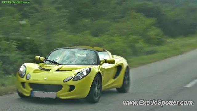 Lotus Elise spotted in Mostier, France