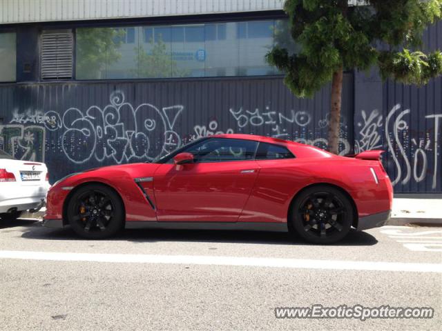Nissan GT-R spotted in Barcelona, Unknown Country