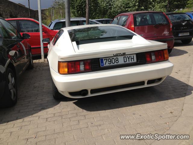 Lotus Esprit spotted in Girona,Catalunya, Unknown Country
