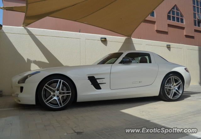 Mercedes SLS AMG spotted in Dubai, United Arab Emirates