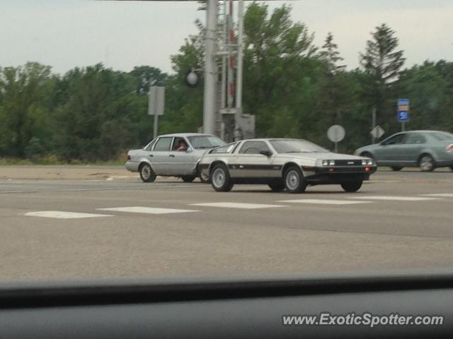 DeLorean DMC-12 spotted in Roseville, Minnesota