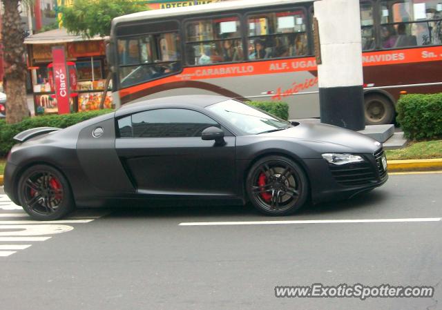 Audi R8 spotted in Lima, Peru