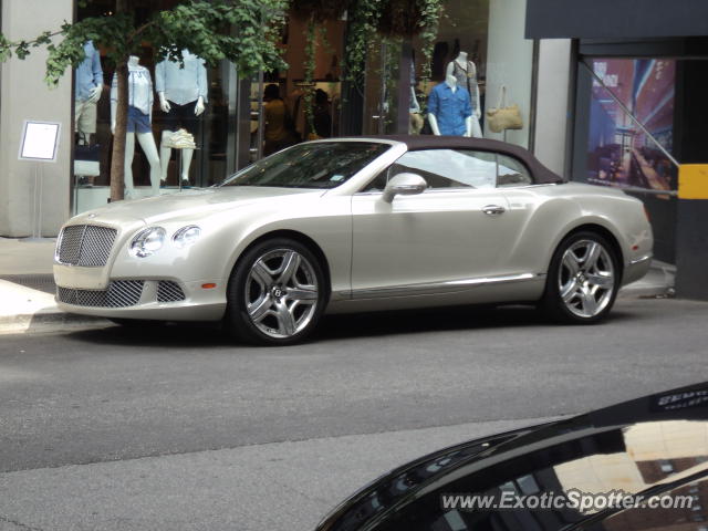 Bentley Continental spotted in Chicago, Illinois