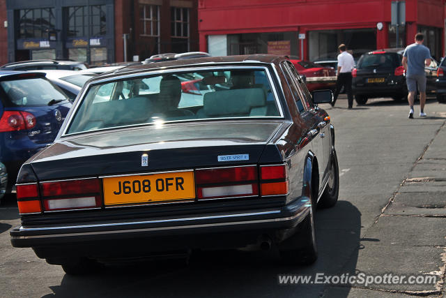 Rolls Royce Silver Spirit spotted in Leeds, United Kingdom