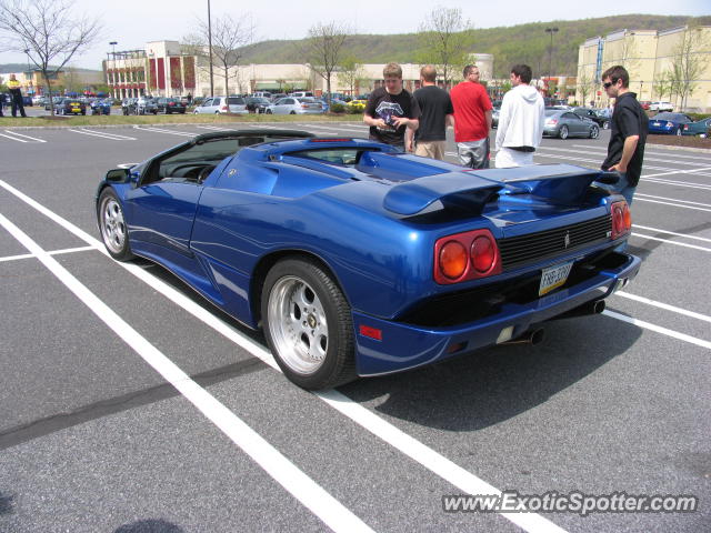 Lamborghini Diablo spotted in Promenades, Pennsylvania