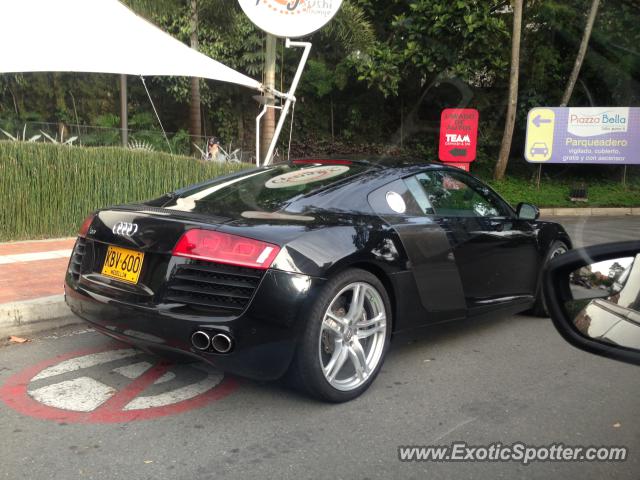 Audi R8 spotted in Medellín, Colombia