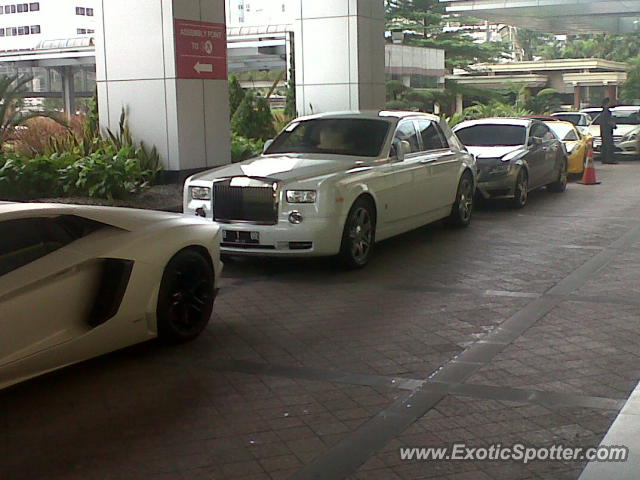 Rolls Royce Phantom spotted in Jakarta, Indonesia