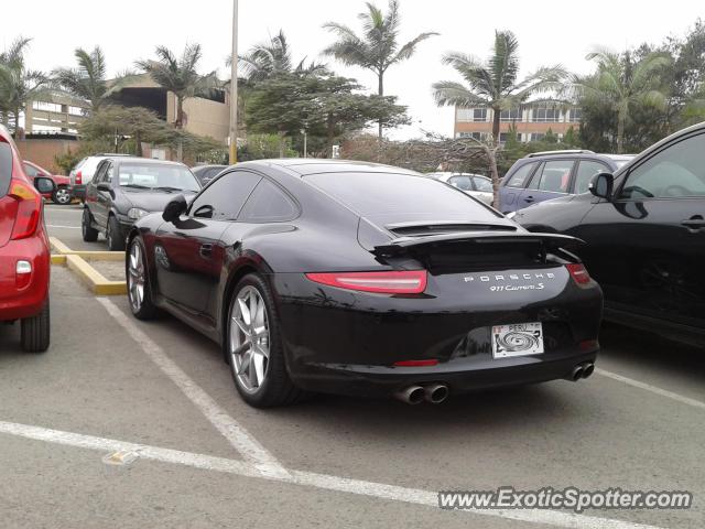 Porsche 911 spotted in Lima, Peru
