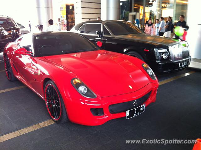 Rolls Royce Phantom spotted in Jakarta, Indonesia