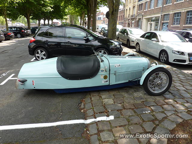 Morgan Aero 8 spotted in Amiens, France
