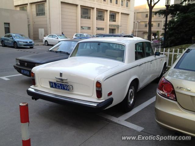 Rolls Royce Silver Shadow spotted in Shanghai, China