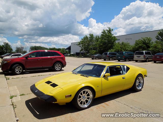 DeTomaso Pantera2 spotted in Lake Zurich, Illinois