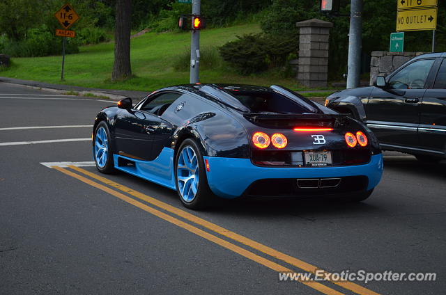 Bugatti Veyron spotted in Greenwich, Connecticut