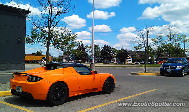 Tesla Roadster spotted in London, Ontario, Canada
