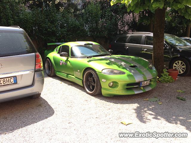 Dodge Viper spotted in Garda lake, Italy