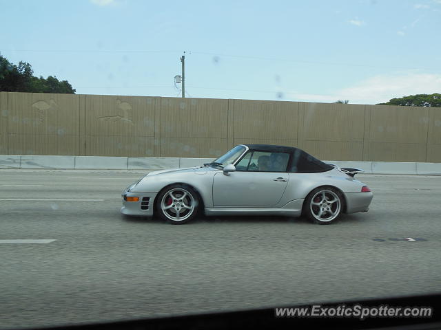 Porsche 911 spotted in I-95 Highway, Florida
