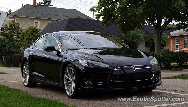 Tesla Model S spotted in New Albany, Ohio