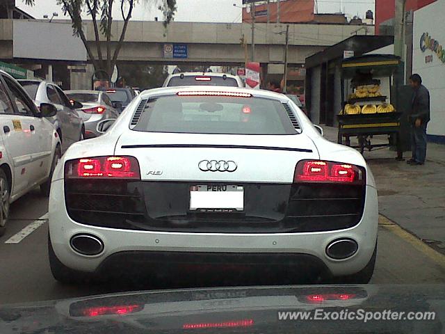 Audi R8 spotted in Lima, Peru