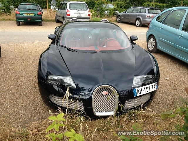 Bugatti Veyron spotted in Paris, France