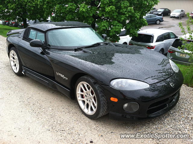 Dodge Viper spotted in Peoria, Illinois
