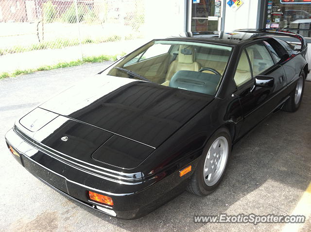 Lotus Esprit spotted in Peoria, Illinois