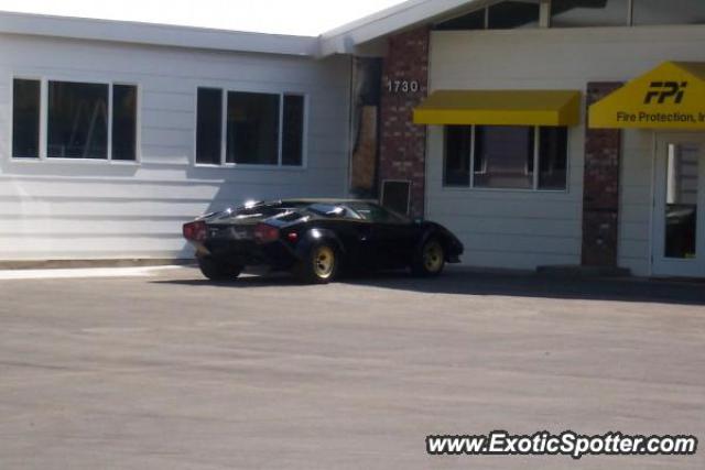 Lamborghini Countach spotted in Everett, Washington