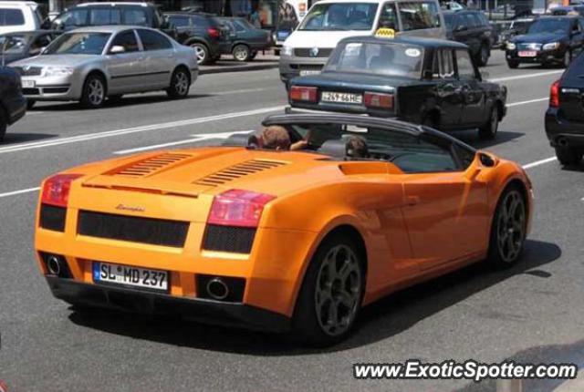 Lamborghini Gallardo spotted in Kiev, Ukraine