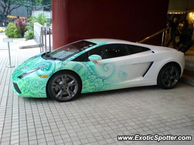 Lamborghini Gallardo spotted in Orchard, Singapore