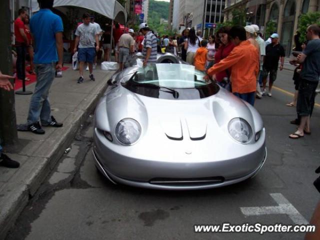 Whingo W3 Triposto spotted in Montreal, Canada