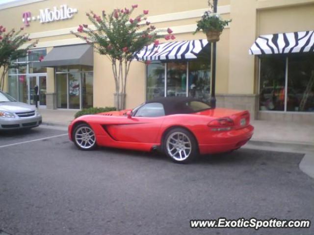 Dodge Viper spotted in Istanbul, Florida