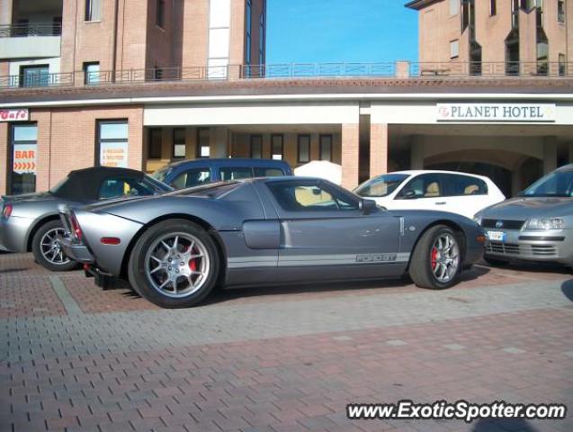 Ford GT spotted in Maranello, Italy