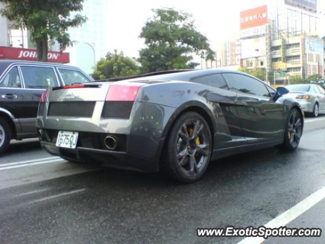 Lamborghini Gallardo spotted in Taichung, Taiwan