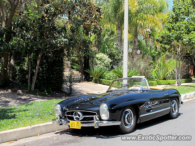Mercedes 300SL spotted in Beverly Hills, California