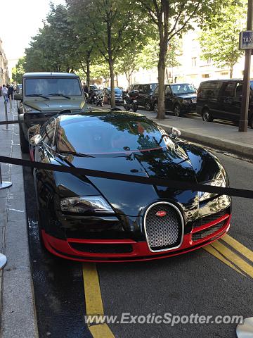 Bugatti Veyron spotted in Paris, France