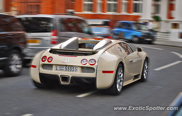 Bugatti Veyron spotted in London, United Kingdom