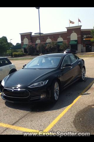 Tesla Model S spotted in Fairview Heights, Illinois