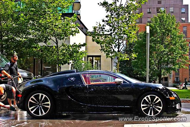 Bugatti Veyron spotted in Toronto, Canada