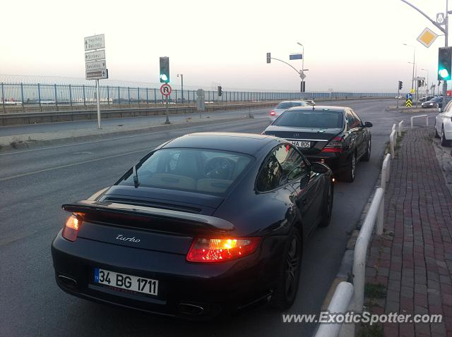 Porsche 911 Turbo spotted in Istanbul, Turkey