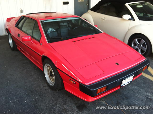 Lotus Esprit spotted in Peoria, Illinois