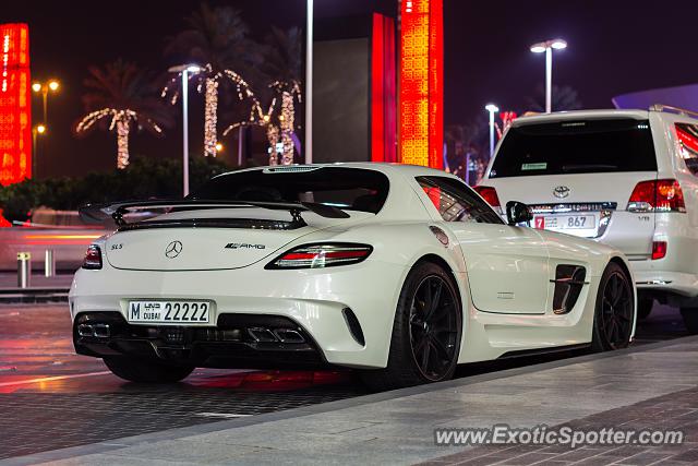 Mercedes SLS AMG spotted in Dubai, United Arab Emirates