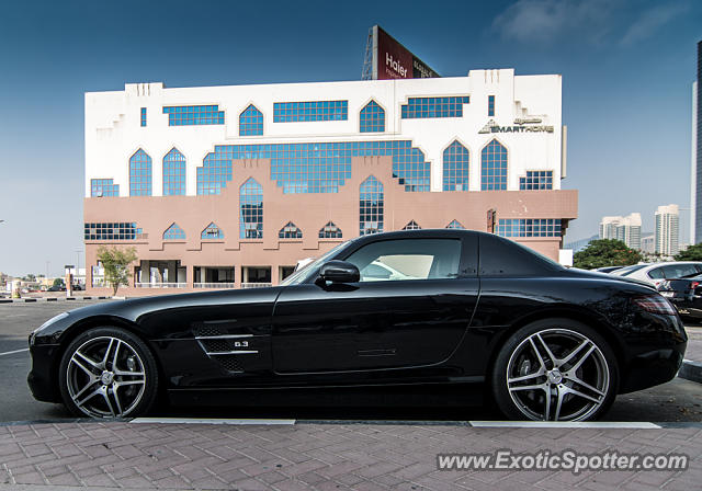 Mercedes SLS AMG spotted in Dubai, United Arab Emirates